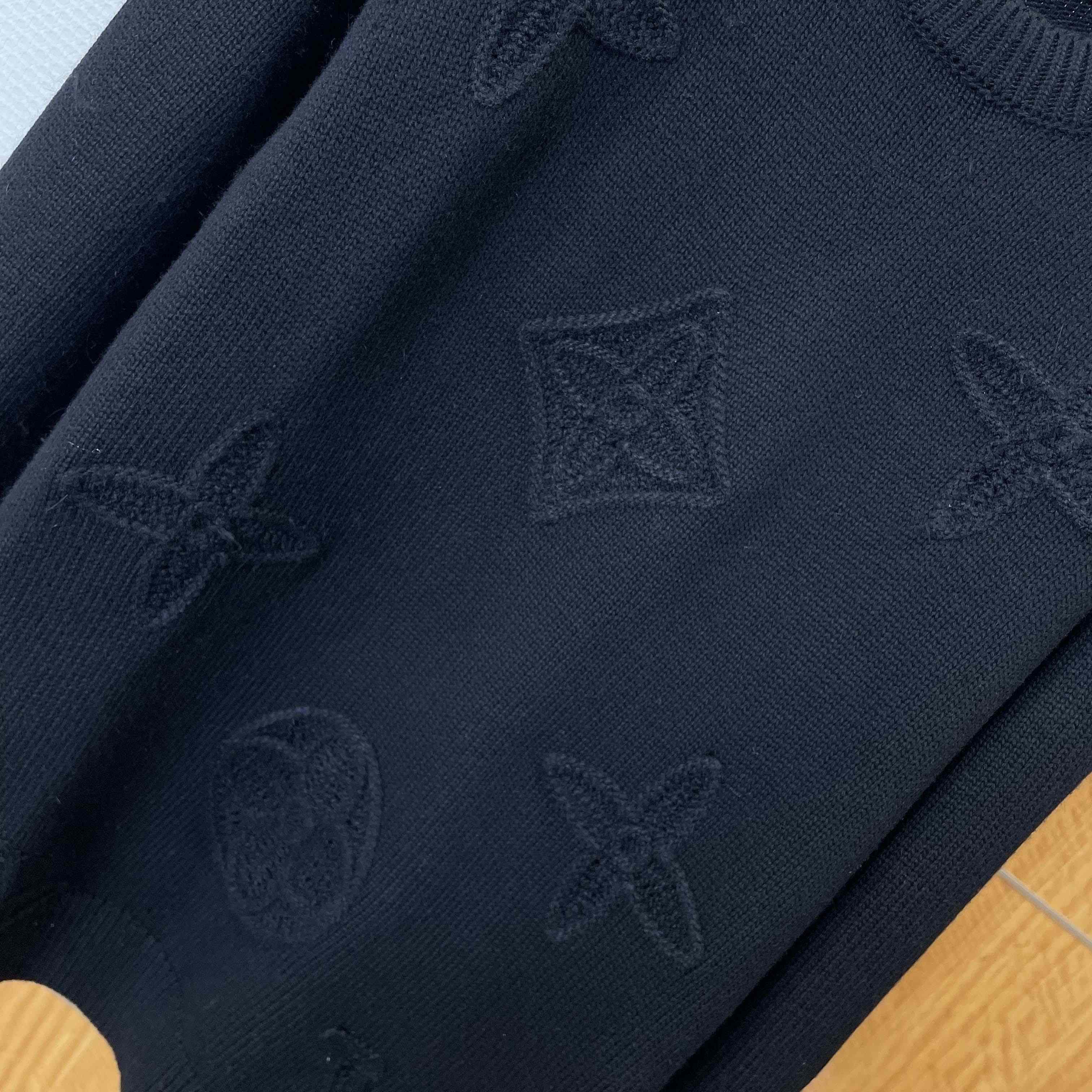 Louis Vuitton Embellished Knitted Crewneck   1AJBWX - EUR FASHION