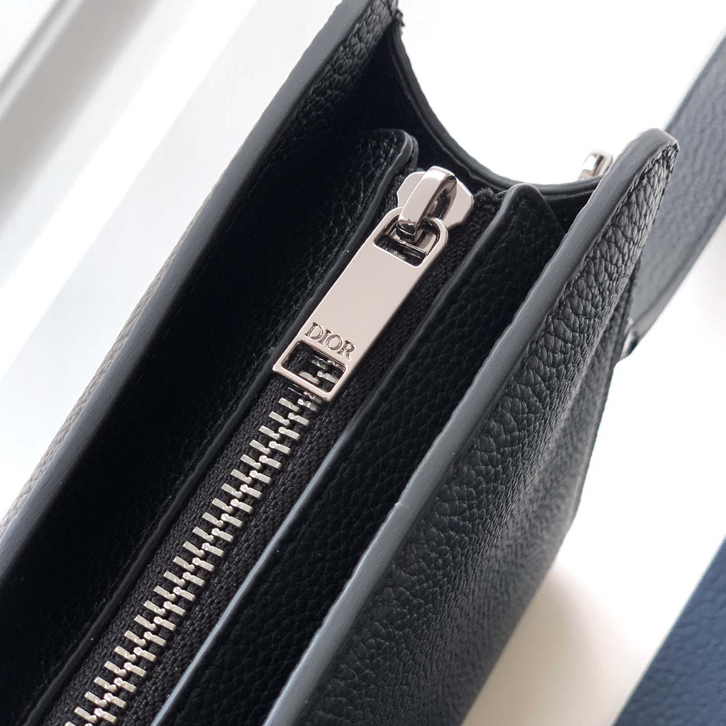 Dior CD Icon A5 Triangle Pouch  - EUR FASHION