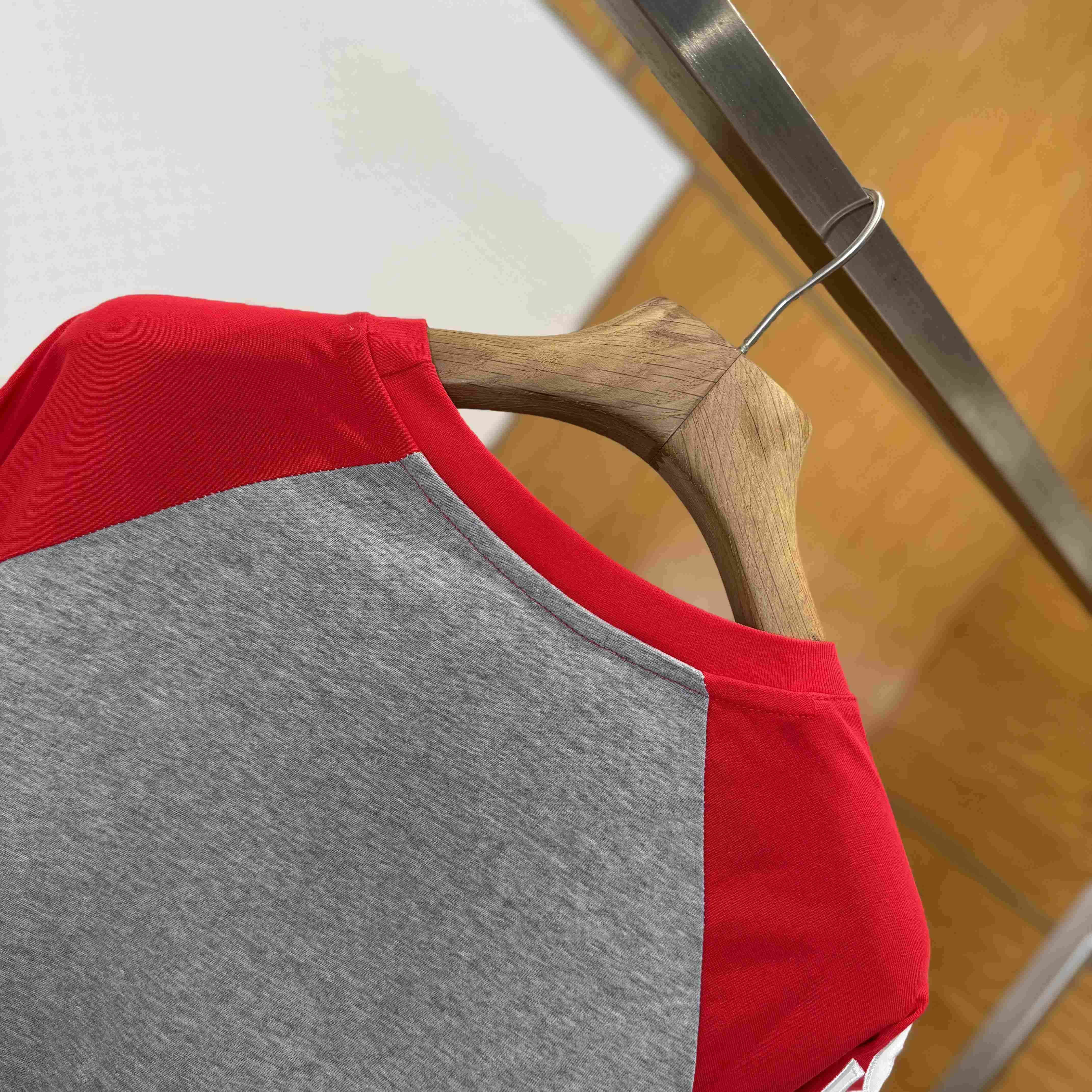 Louis Vuitton Signature Long-Sleeved T-Shirt   1AJCED - EUR FASHION