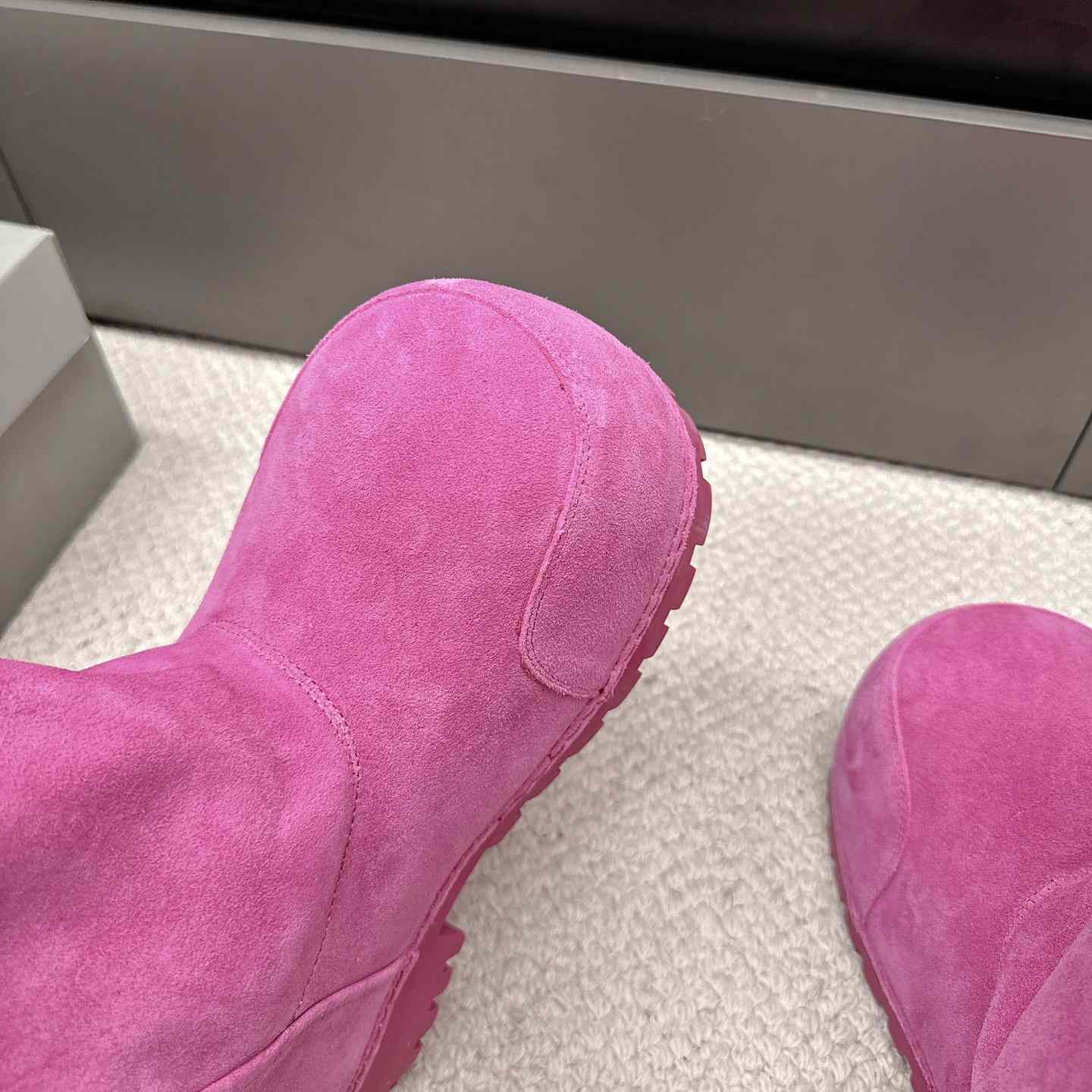 Balenciaga Alaska Fur High Boots - EUR FASHION