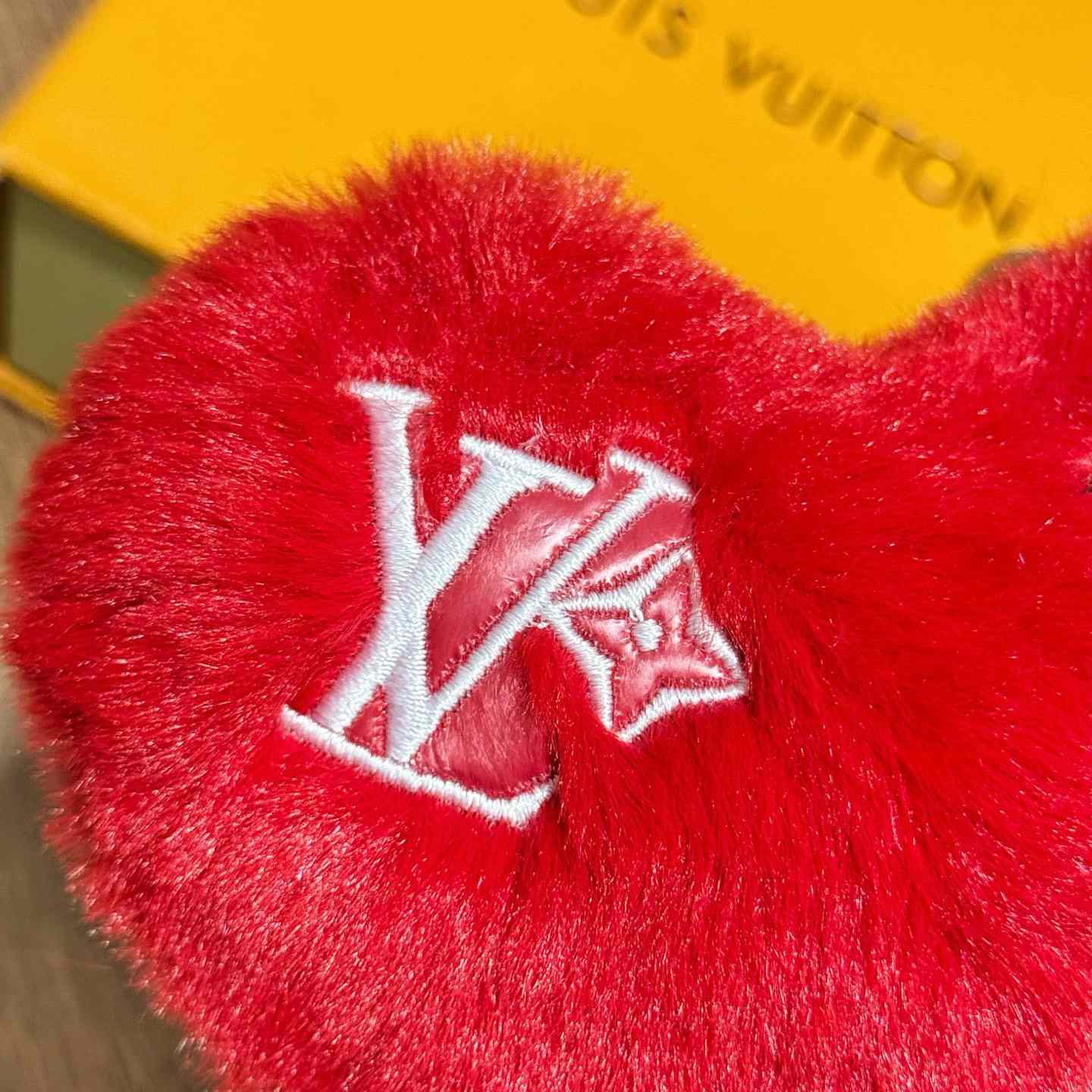 Louis Vuitton LV Lucky Heart Bag Charm   M03171 - EUR FASHION