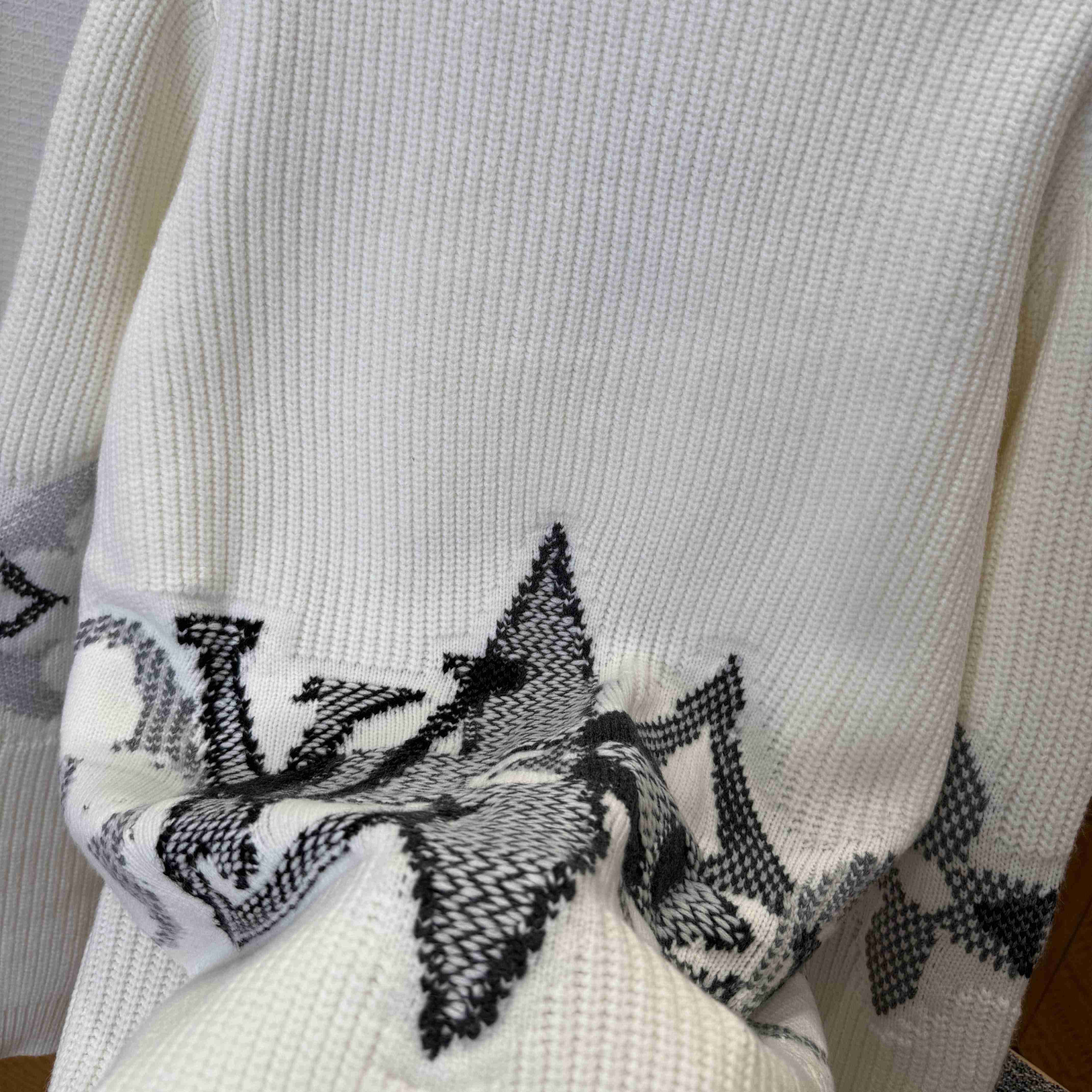 Louis Vuitton Graphic Knitted Cardigan   1AJBX9 - EUR FASHION