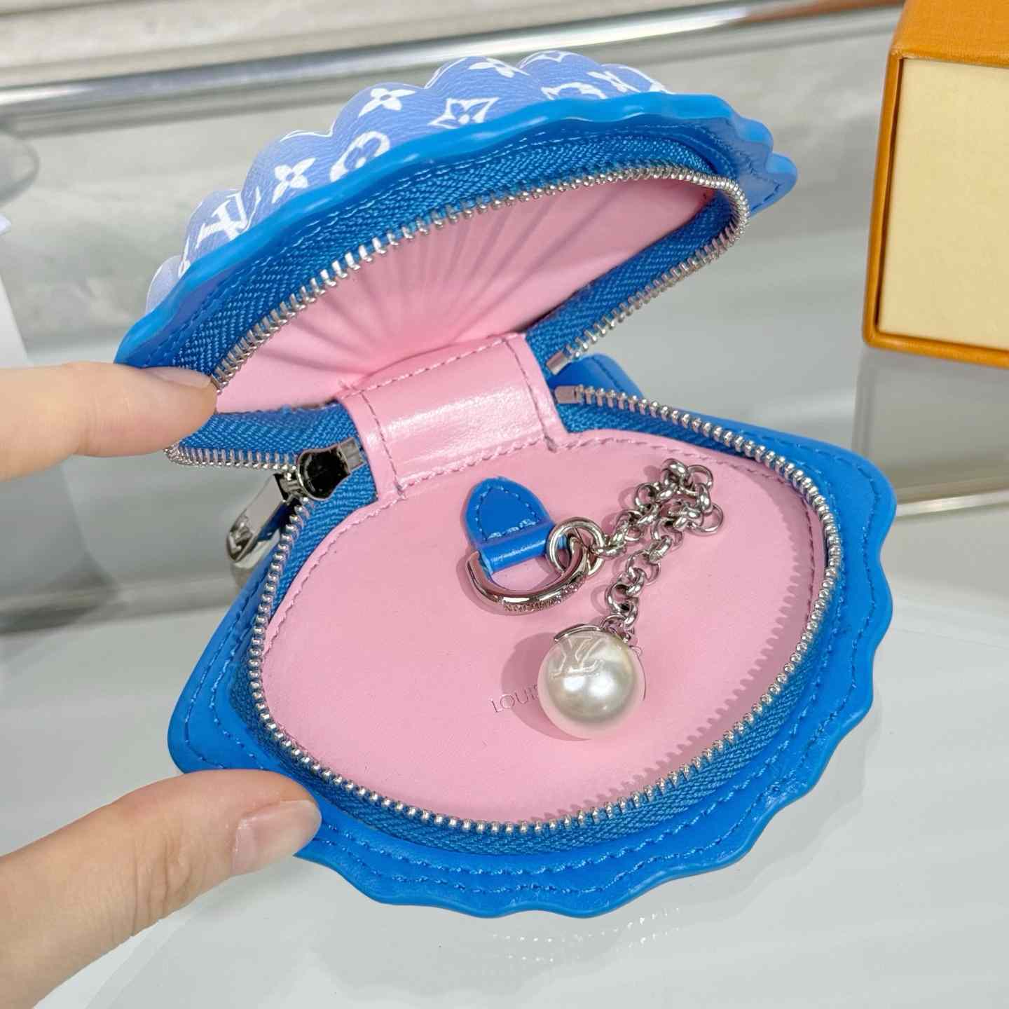 Louis Vuitton LV Shell Bag Charm   M02620 - EUR FASHION