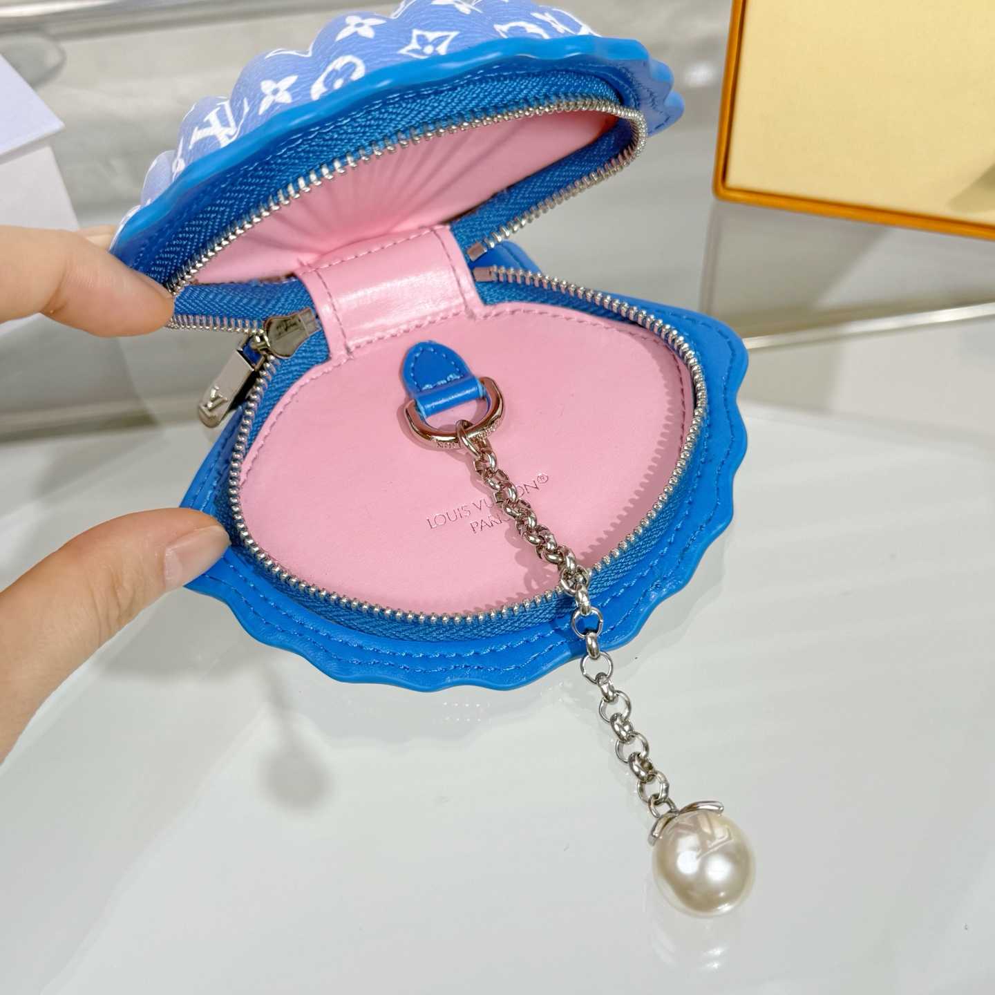 Louis Vuitton LV Shell Bag Charm   M02620 - EUR FASHION