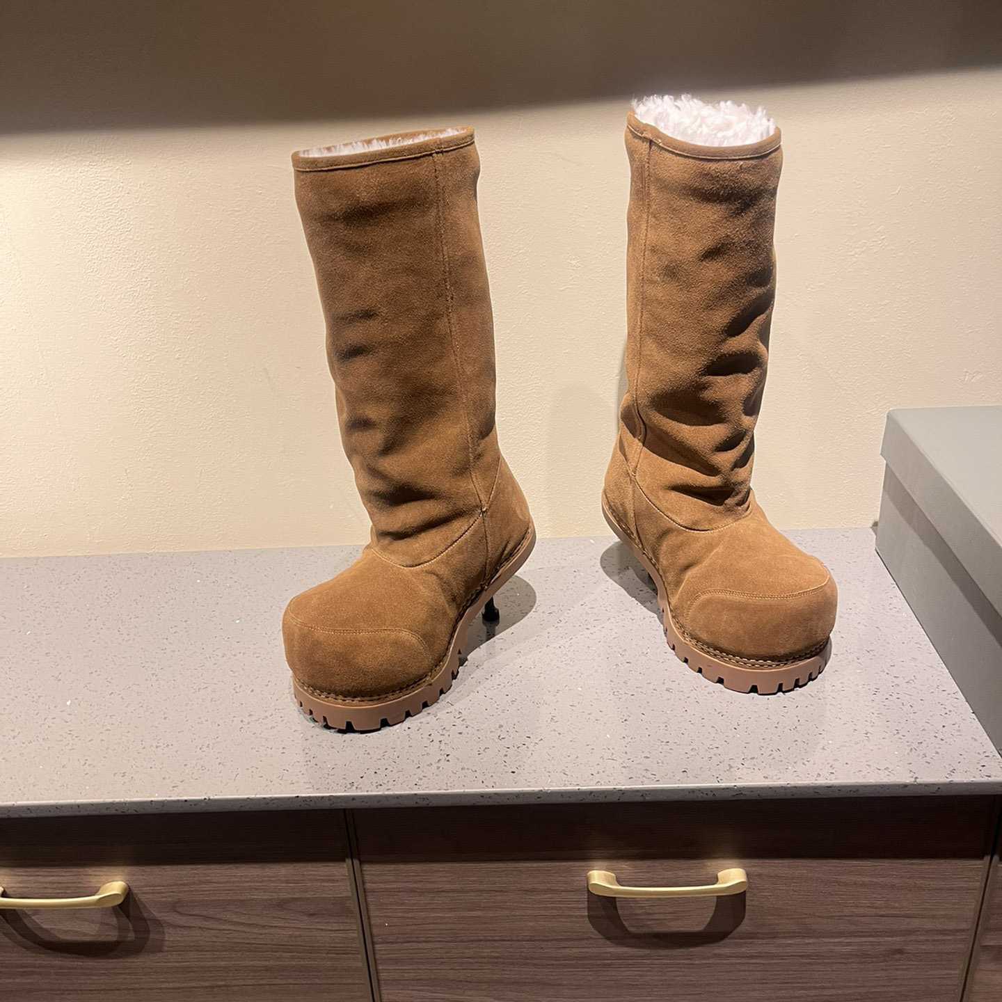 Balenciaga Alaska Fur High Boots - EUR FASHION