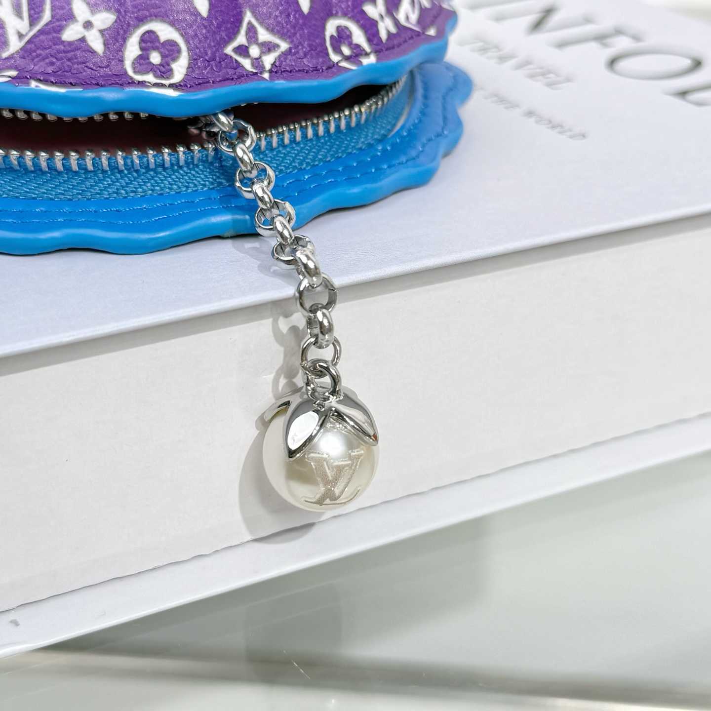 Louis Vuitton LV Shell Bag Charm    - EUR FASHION