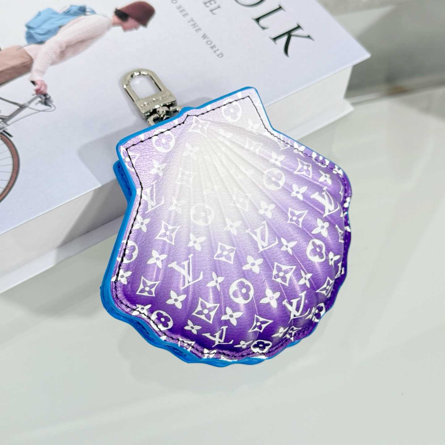 Louis Vuitton LV Shell Bag Charm    - EUR FASHION