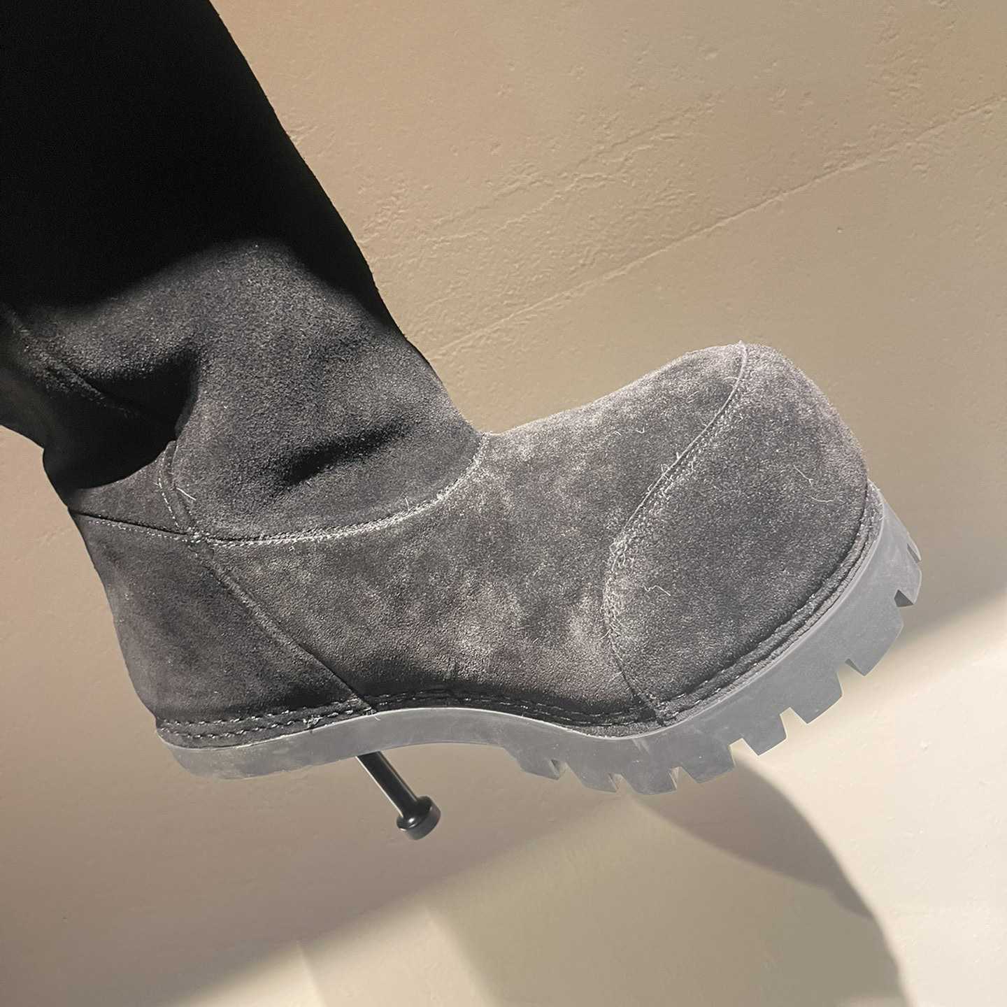 Balenciaga Alaska Fur High Boots - EUR FASHION