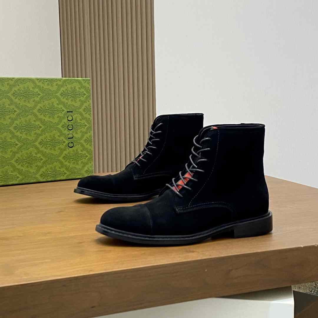 Gucci Men's Suede Lace-Up Boots - EUR FASHION