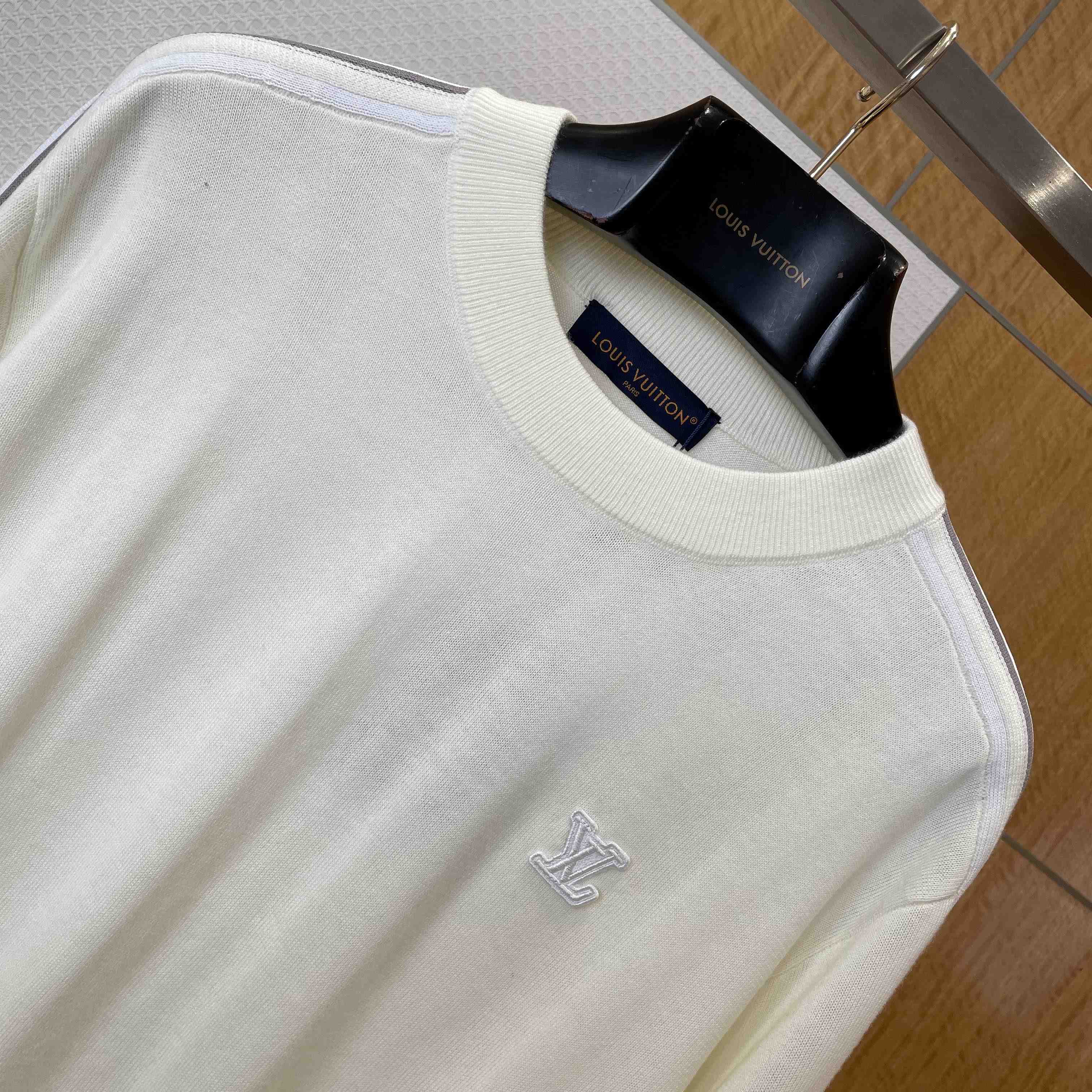 Louis Vuitton Graphic Knitted Crewneck    1AJBW1 - EUR FASHION