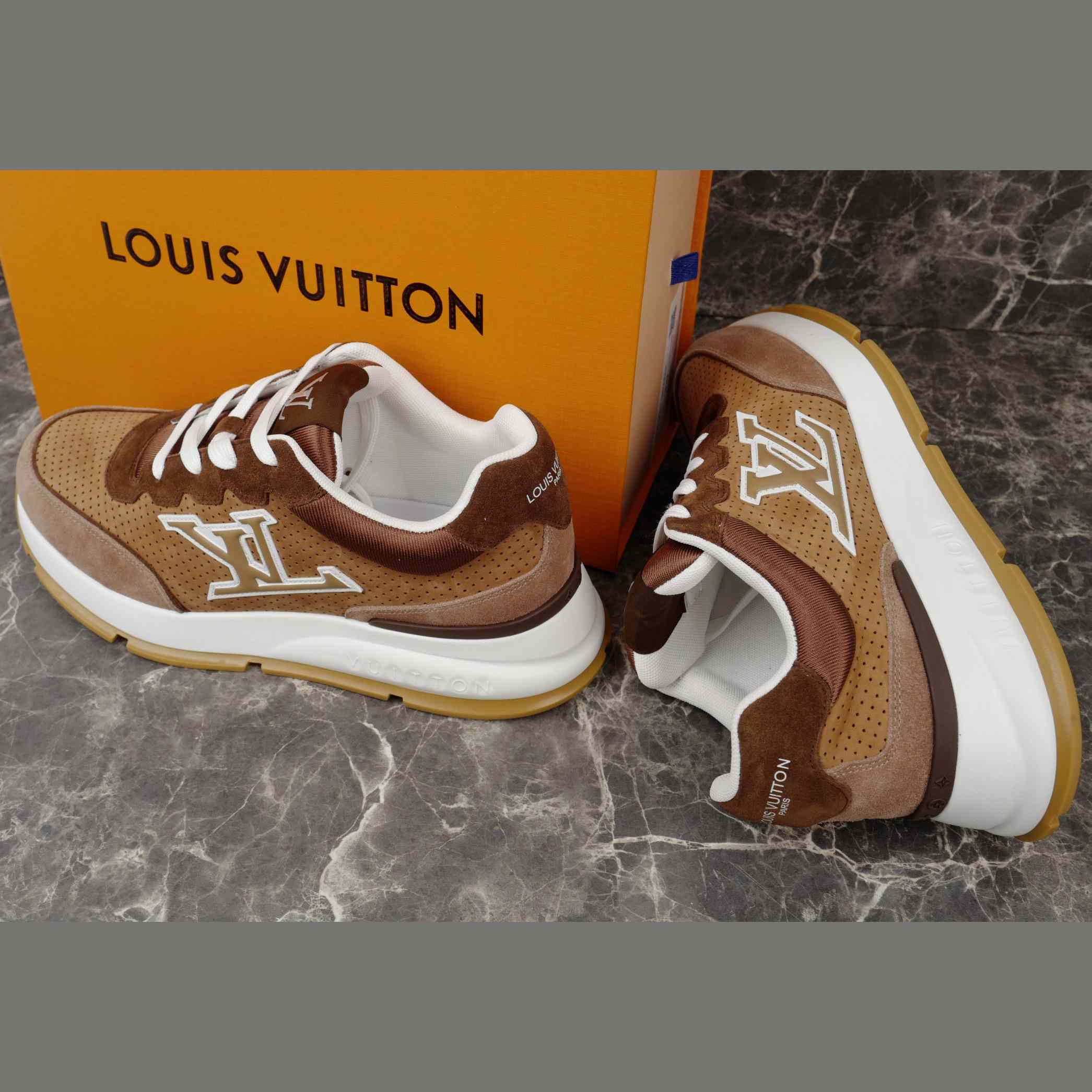 Louis Vuitton LV Classic Sneaker   1AIOJ3 - EUR FASHION