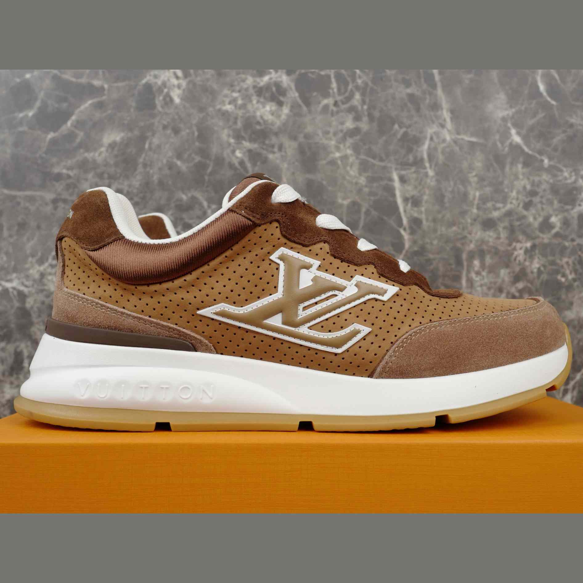 Louis Vuitton LV Classic Sneaker   1AIOJ3 - EUR FASHION