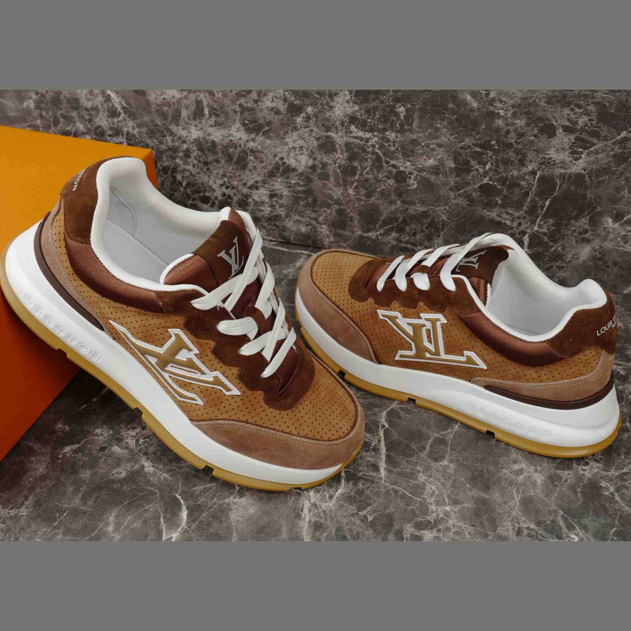 Louis Vuitton LV Classic Sneaker   1AIOJ3 - EUR FASHION