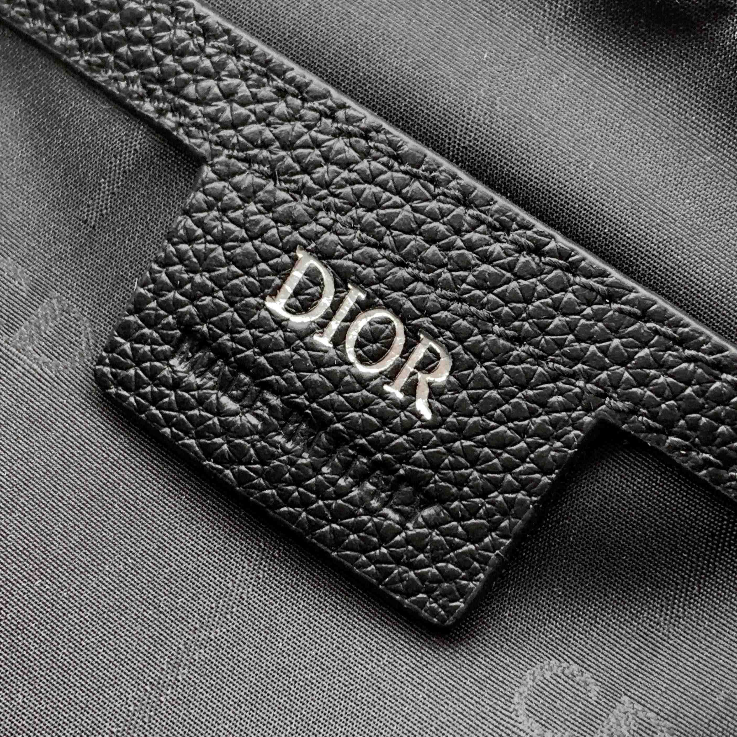 Dior CD Icon Zipped Messenger Bag  - EUR FASHION