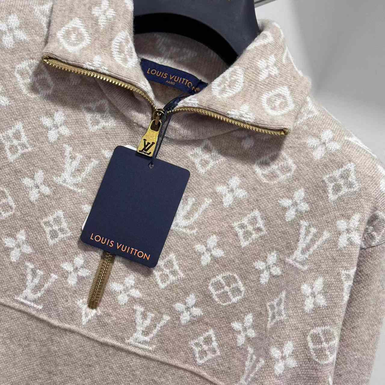 Louis Vuitton Ribbed Wool Half-Zip Pullover   1AJBWI - EUR FASHION