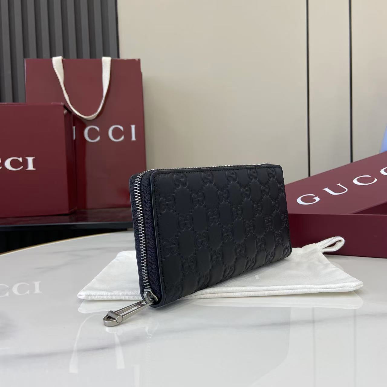 Gucci GG Emblem Zip Around Wallet - EUR FASHION