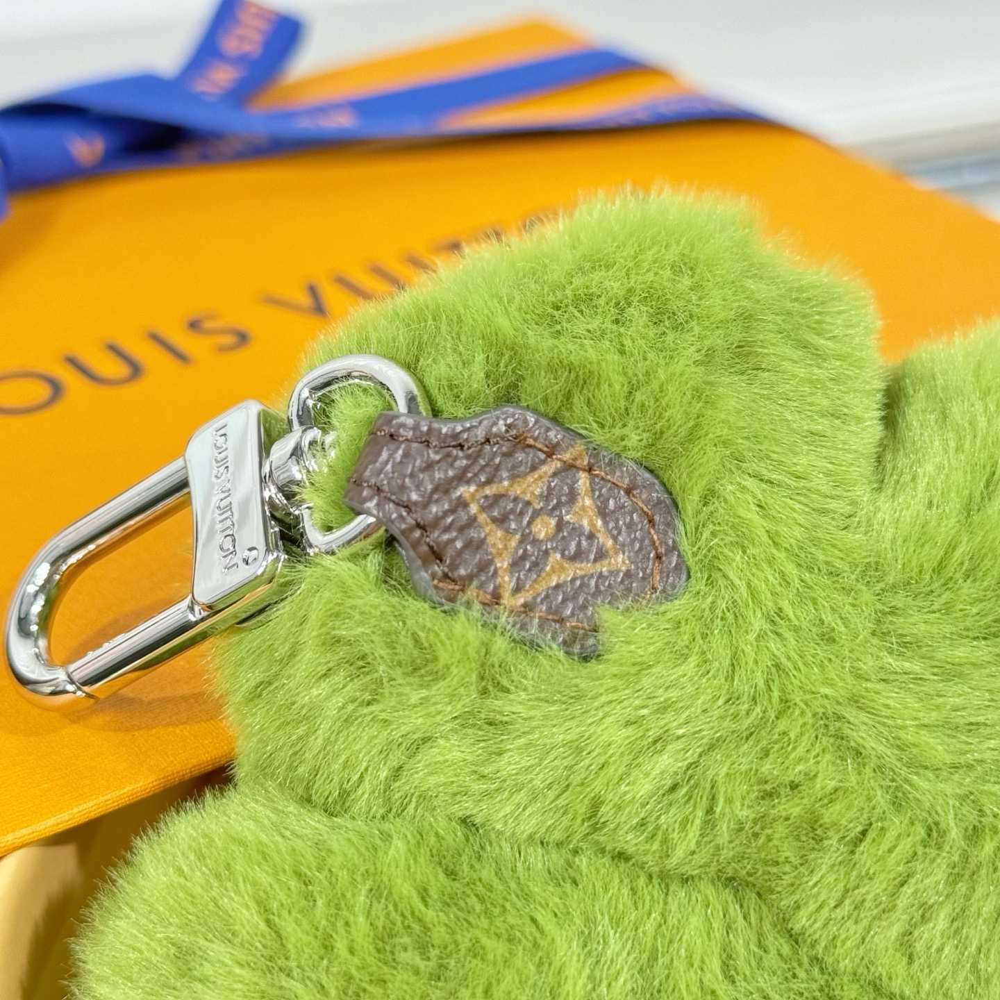 Louis Vuitton LV Lucky Trefoil Bag Charm   M03170 - EUR FASHION