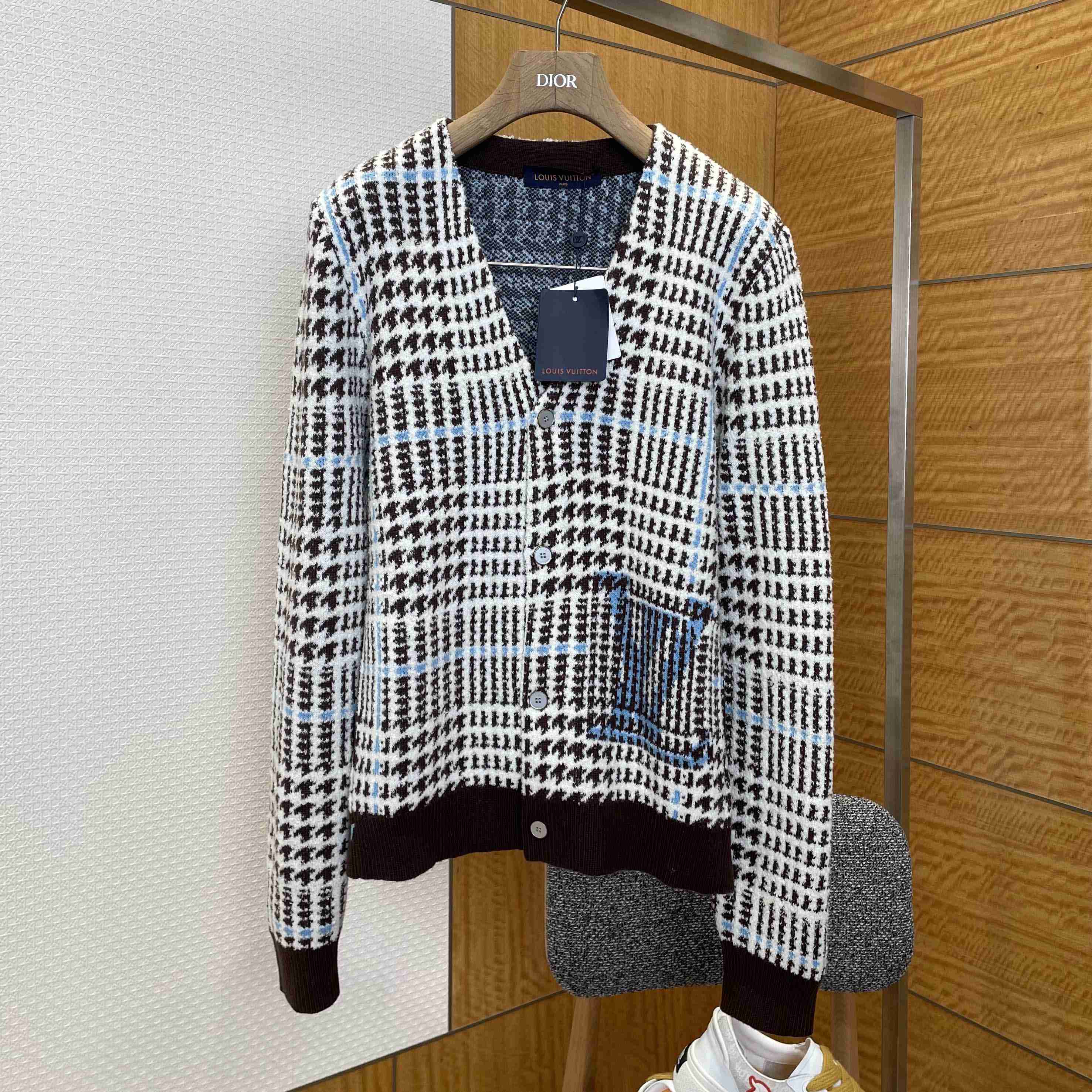Louis Vuitton Textured Plaid Cardigan   1AJBSP - EUR FASHION