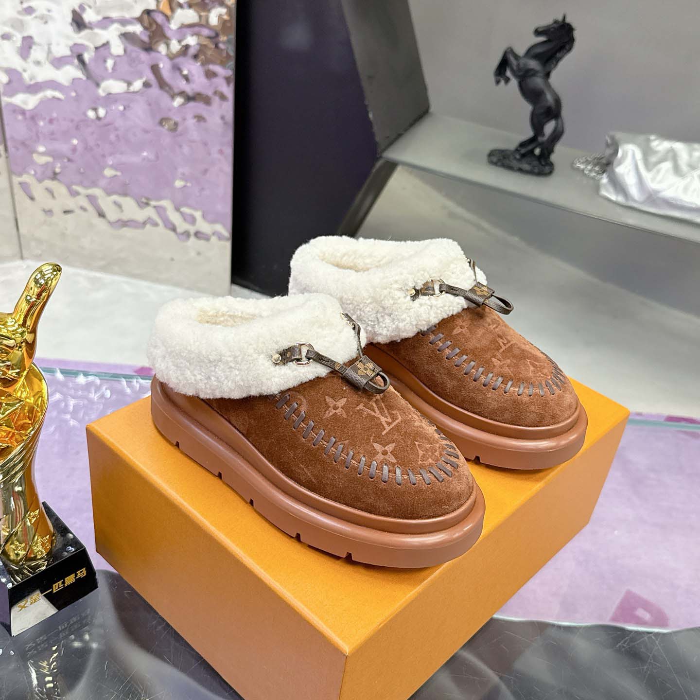 Louis Vuitton Cortina Closed Mule   1AITIN - EUR FASHION