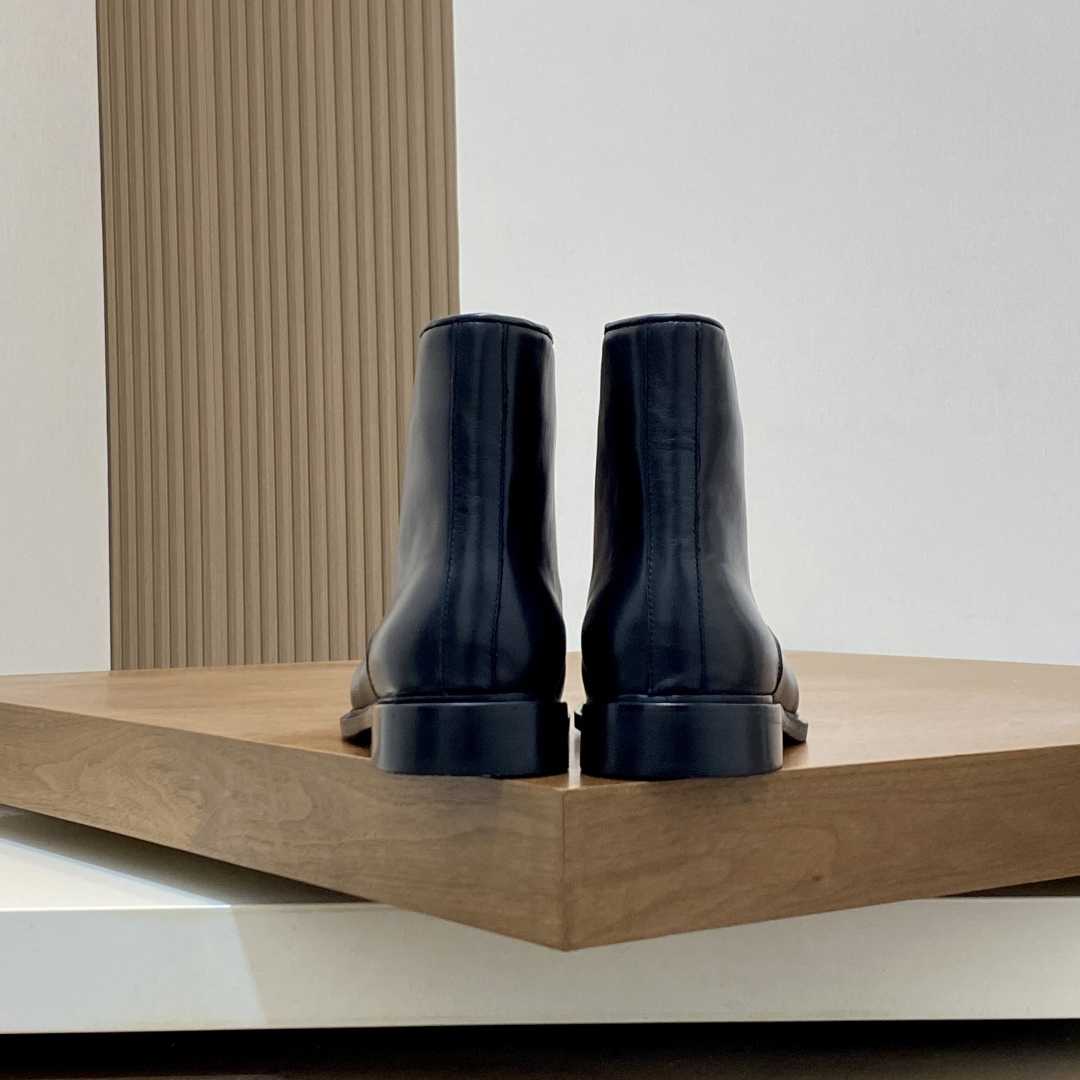 Gucci Men's Leather Lace-Up Boots - EUR FASHION