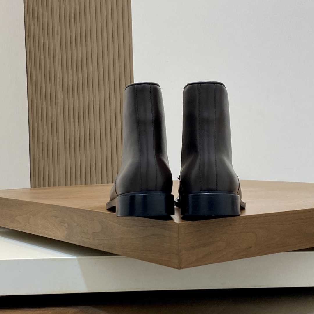 Gucci Men's Leather Lace-Up Boots - EUR FASHION