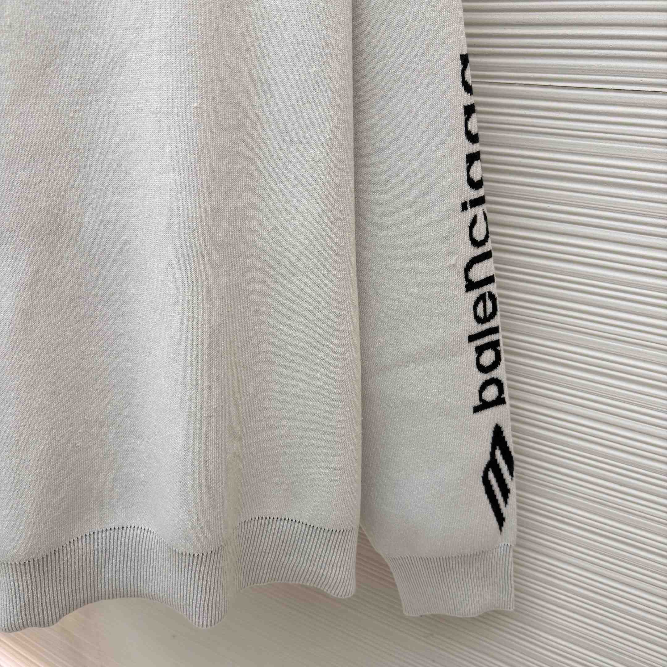 Balenciaga 3B Sports Icon Ski Crewneck In White And Black - EUR FASHION