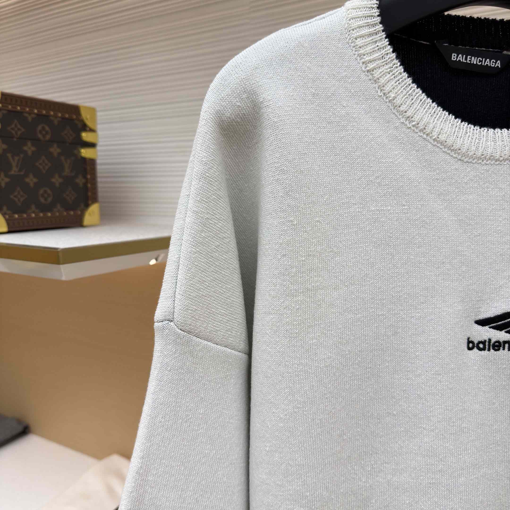 Balenciaga 3B Sports Icon Ski Crewneck In White And Black - EUR FASHION