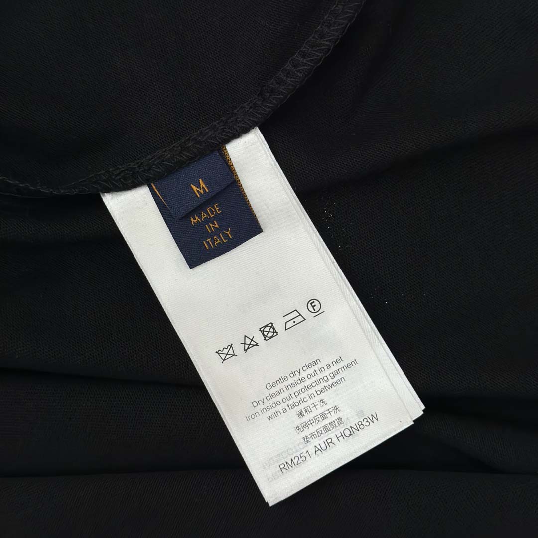 Louis Vuitton Embellished Signature Short-Sleeved T-Shirt   1AJCFH - EUR FASHION