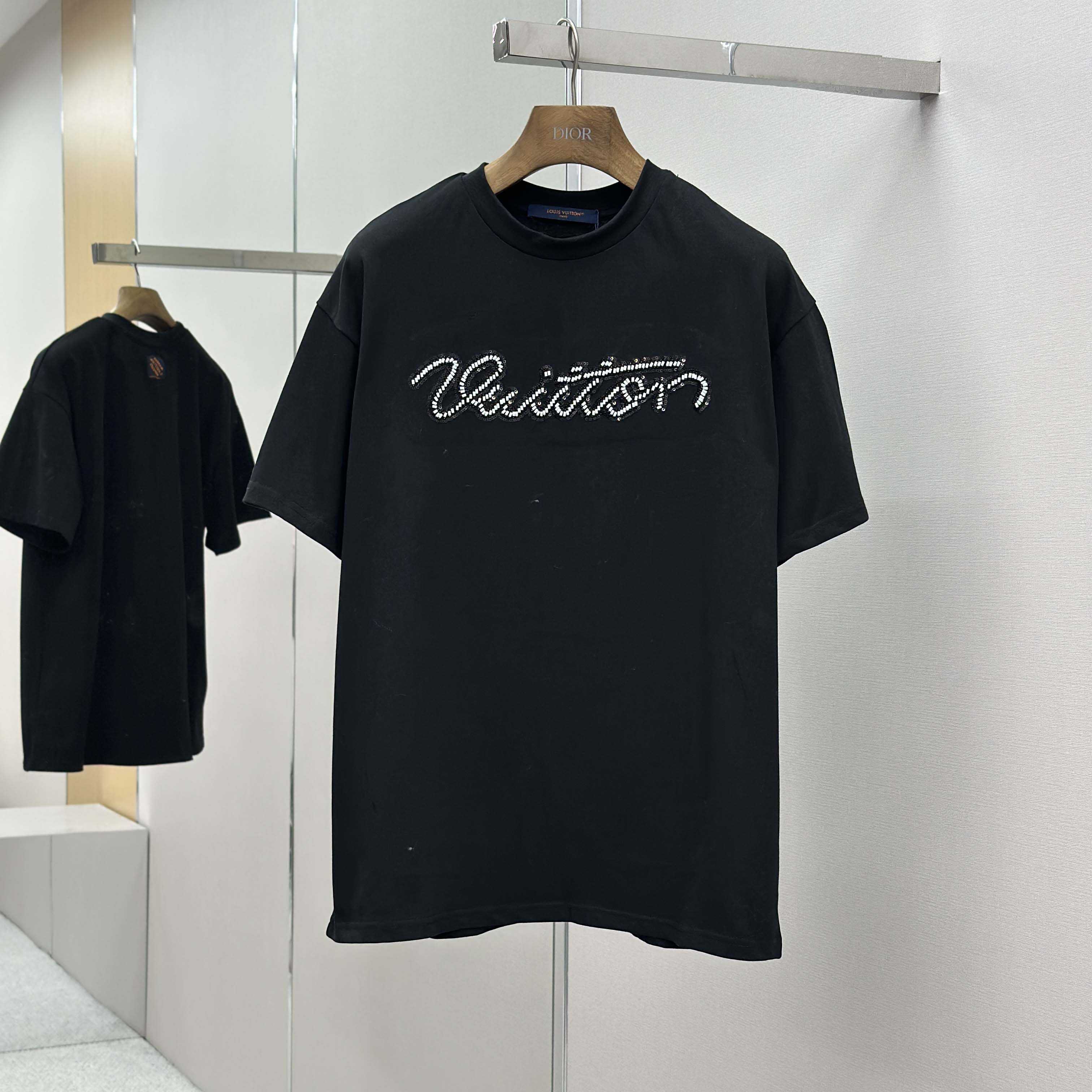 Louis Vuitton Embellished Signature Short-Sleeved T-Shirt   1AJCFH - EUR FASHION