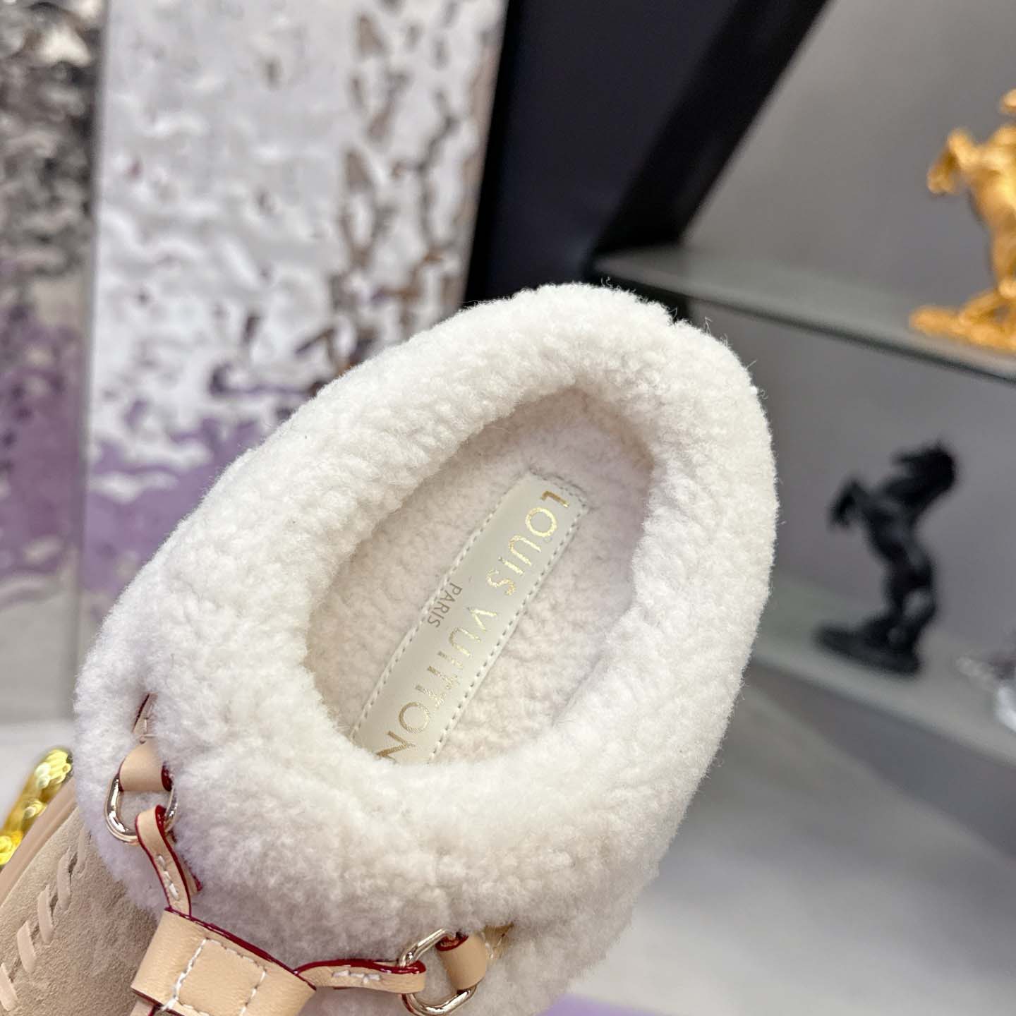 Louis Vuitton Cortina Closed Mule   1AITI6 - EUR FASHION