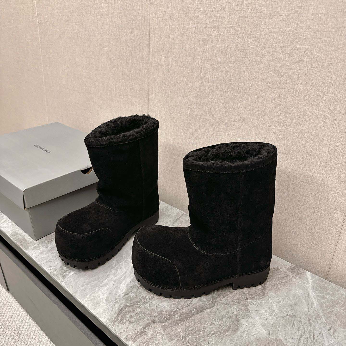 Balenciaga Alaska Fur High Boots - EUR FASHION