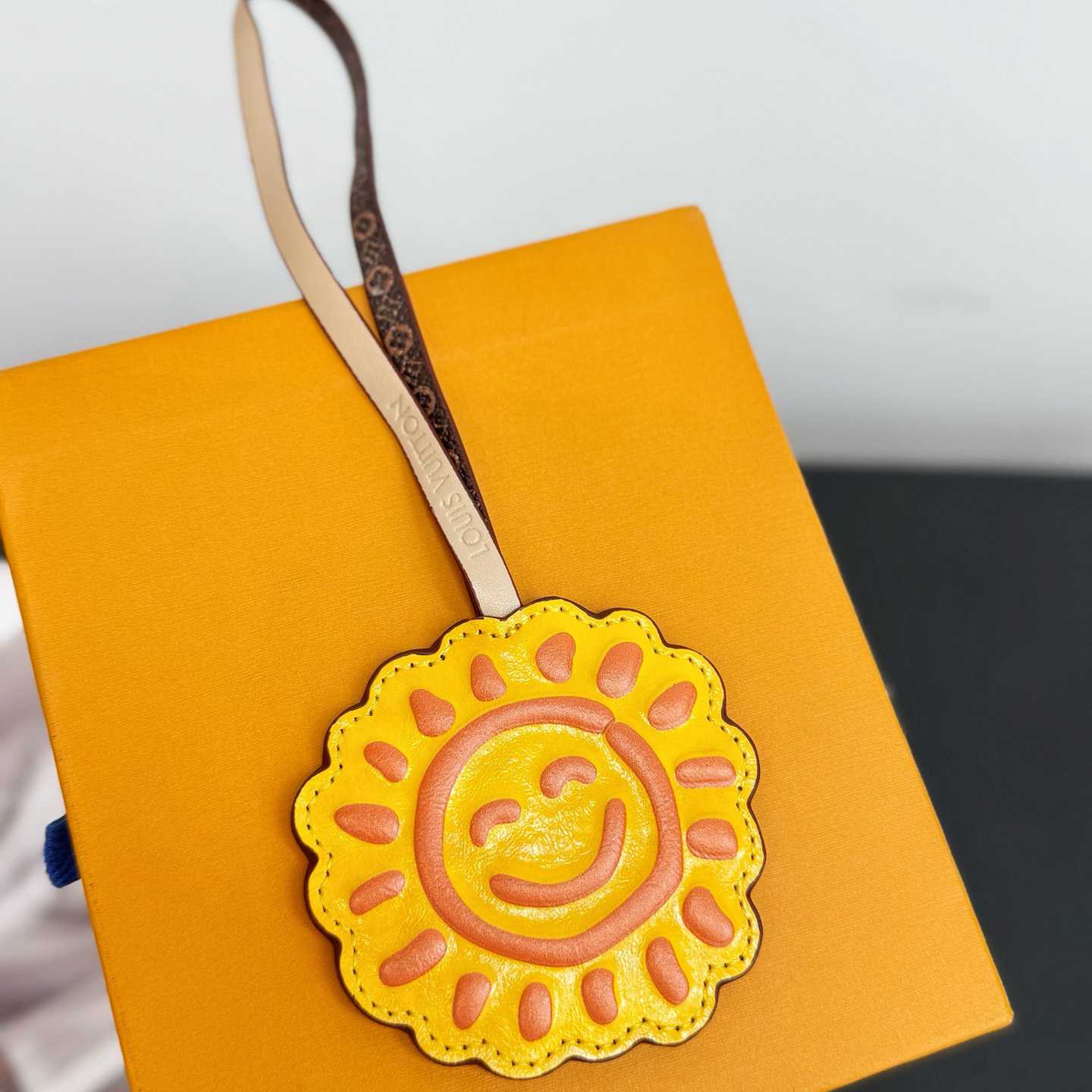Louis Vuitton LV Sun Bag Charm   M02550 - EUR FASHION