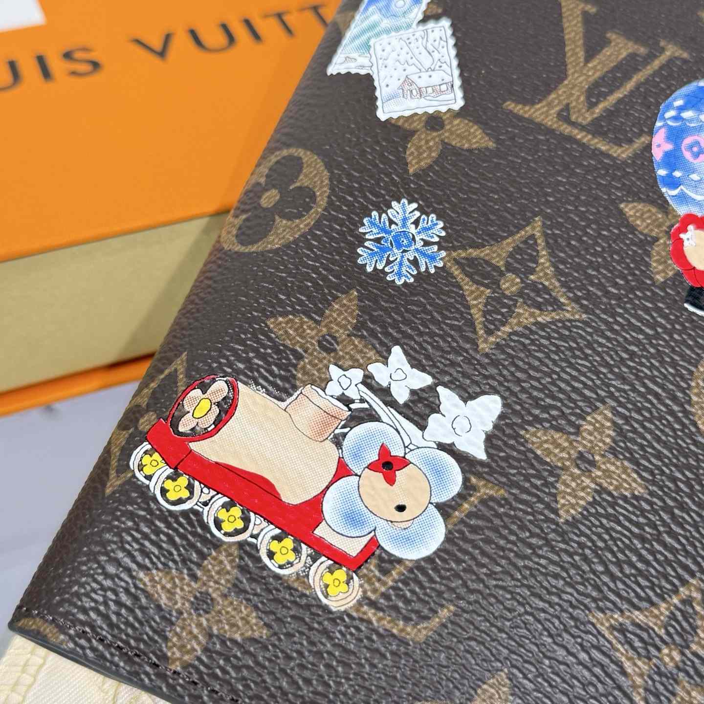 Louis Vuitton Passport Cover    - EUR FASHION