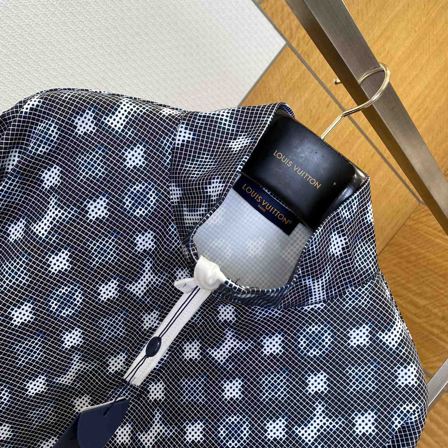 Louis Vuitton Monogram Technical Long-Sleeved T-Shirt   1AJCDC - EUR FASHION