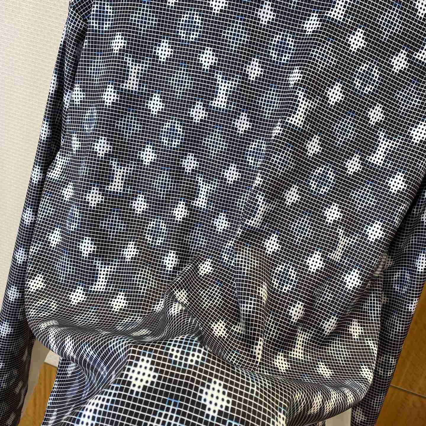 Louis Vuitton Monogram Technical Long-Sleeved T-Shirt   1AJCDC - EUR FASHION