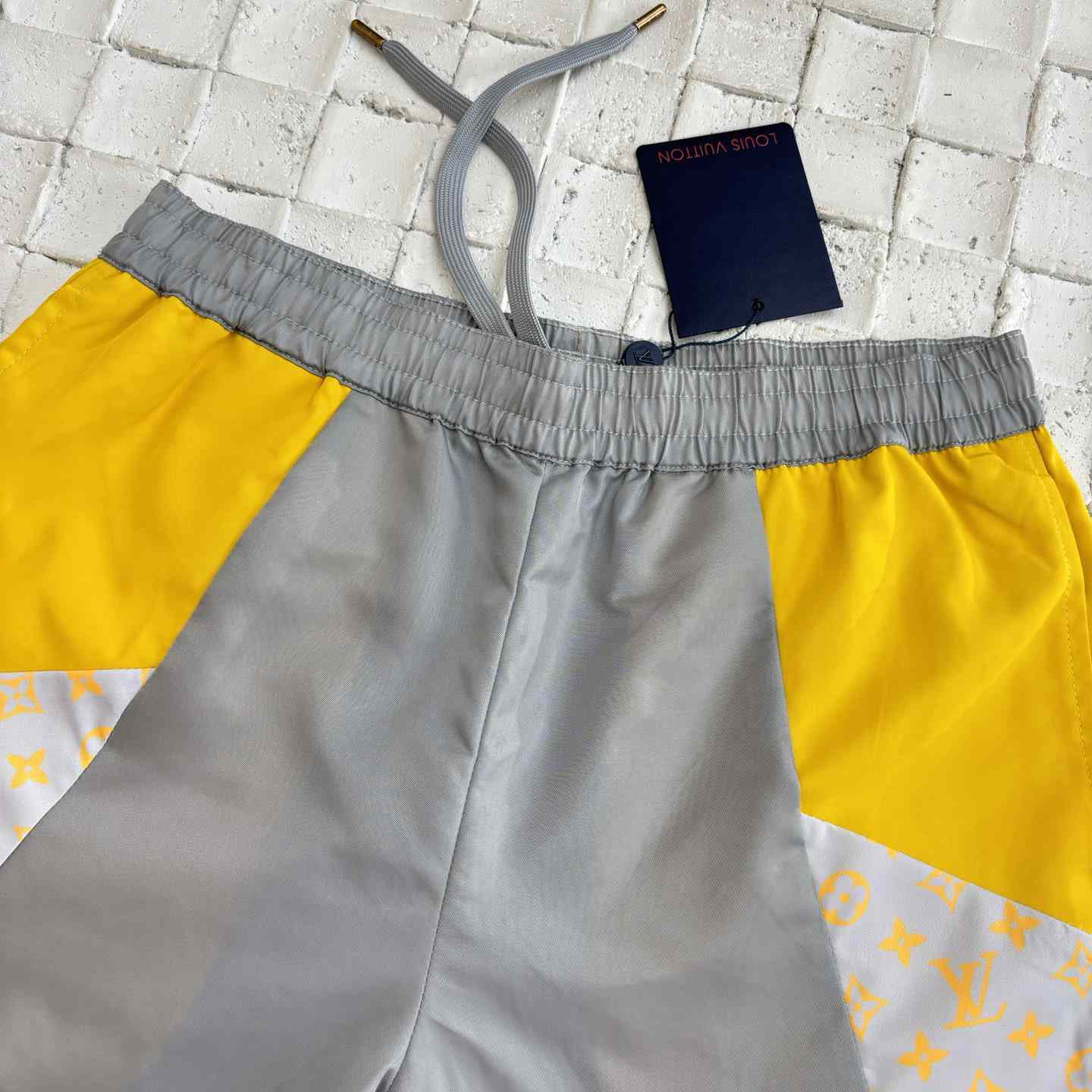 Louis Vuitton Monogram Track Shorts   1AHVQR - EUR FASHION