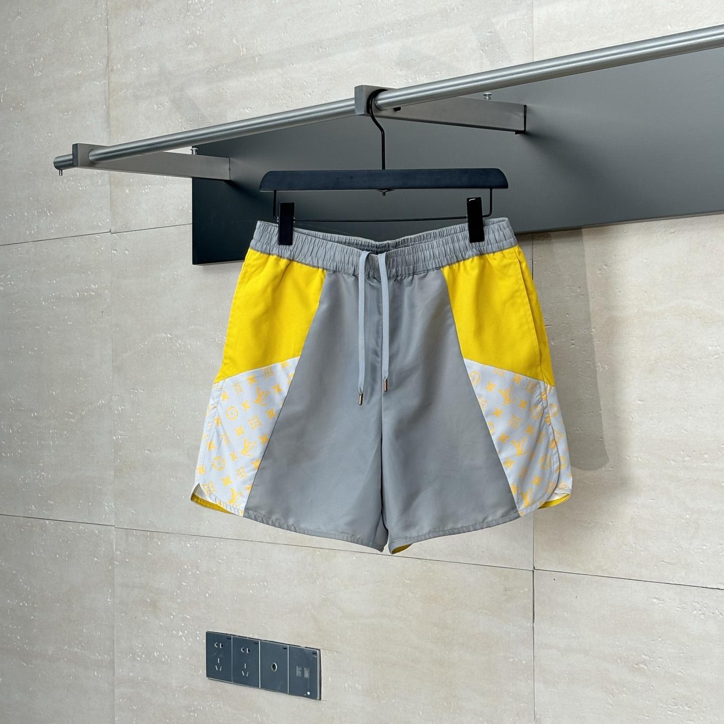 Louis Vuitton Monogram Track Shorts   1AHVQR - EUR FASHION