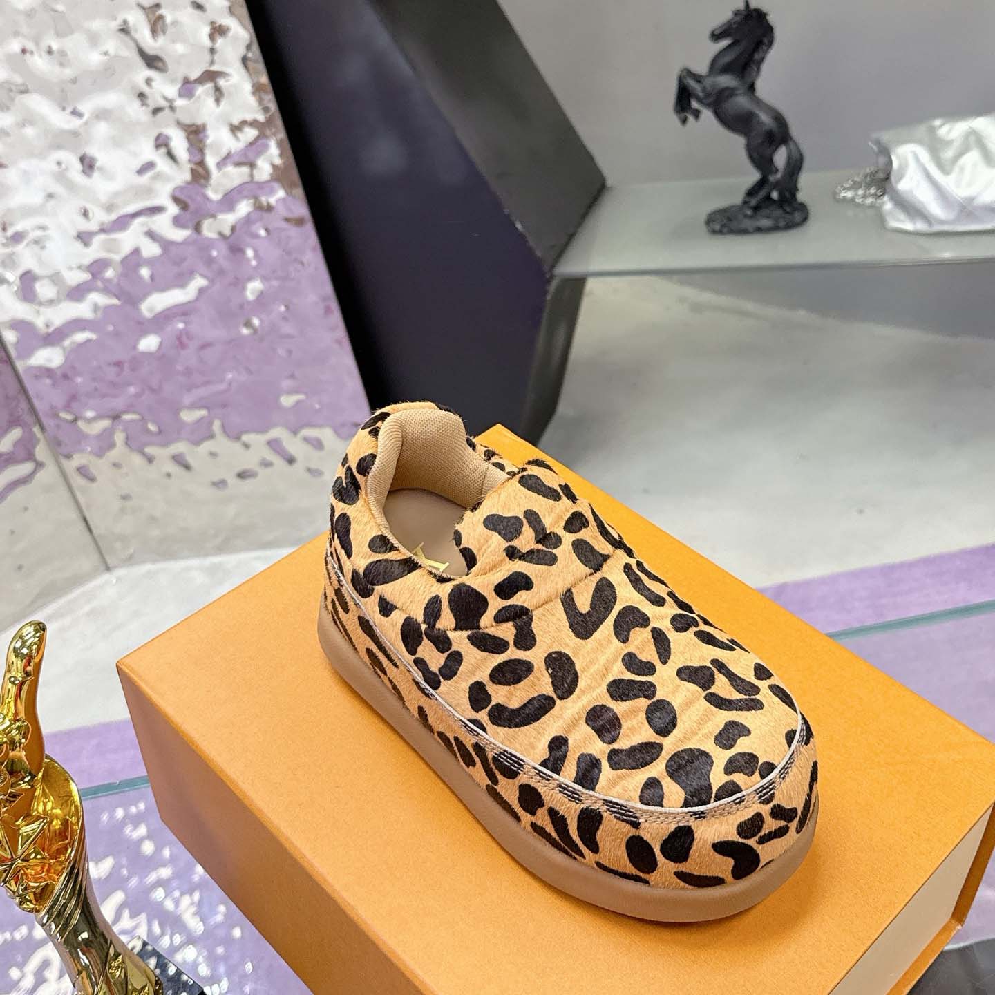 Louis Vuitton LV Yeti Slip On   1AIKKQ - EUR FASHION