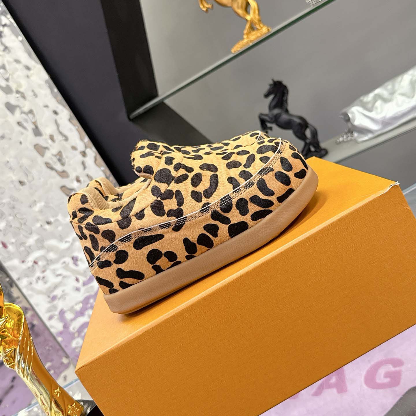 Louis Vuitton LV Yeti Slip On   1AIKKQ - EUR FASHION