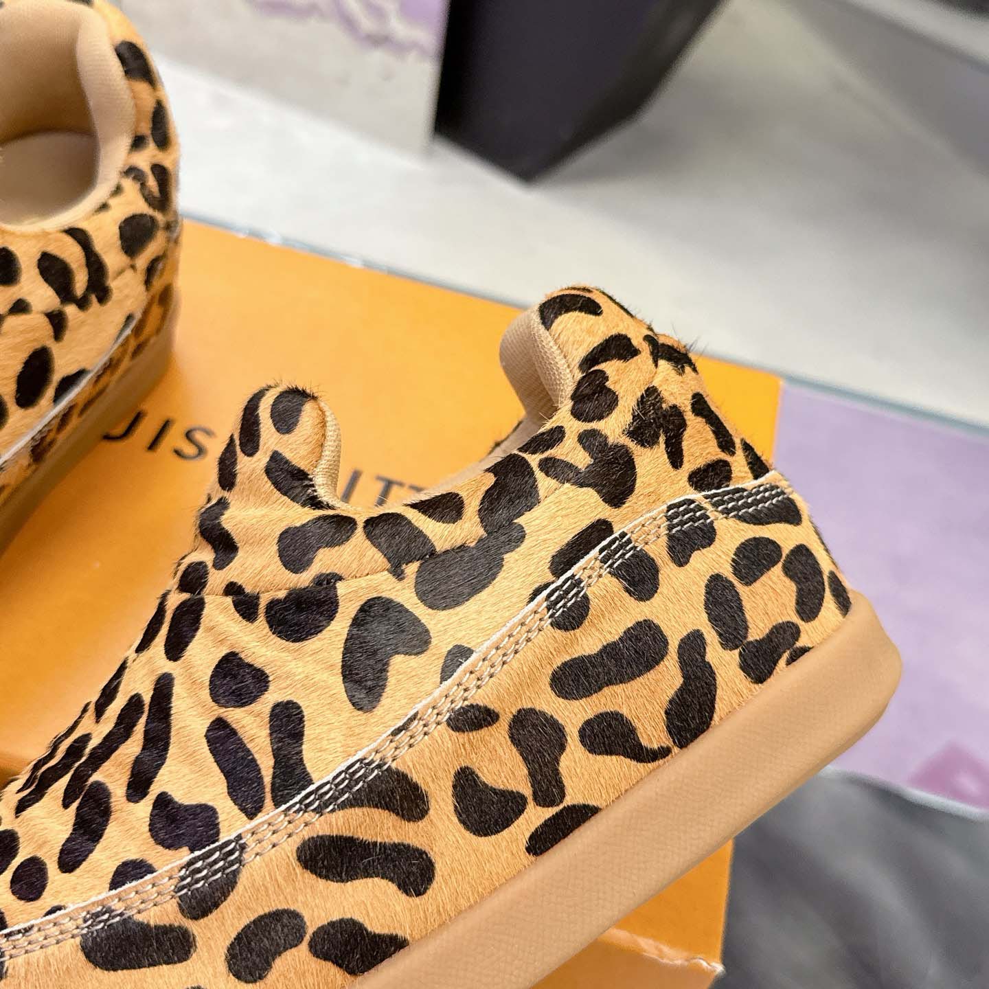 Louis Vuitton LV Yeti Slip On   1AIKKQ - EUR FASHION