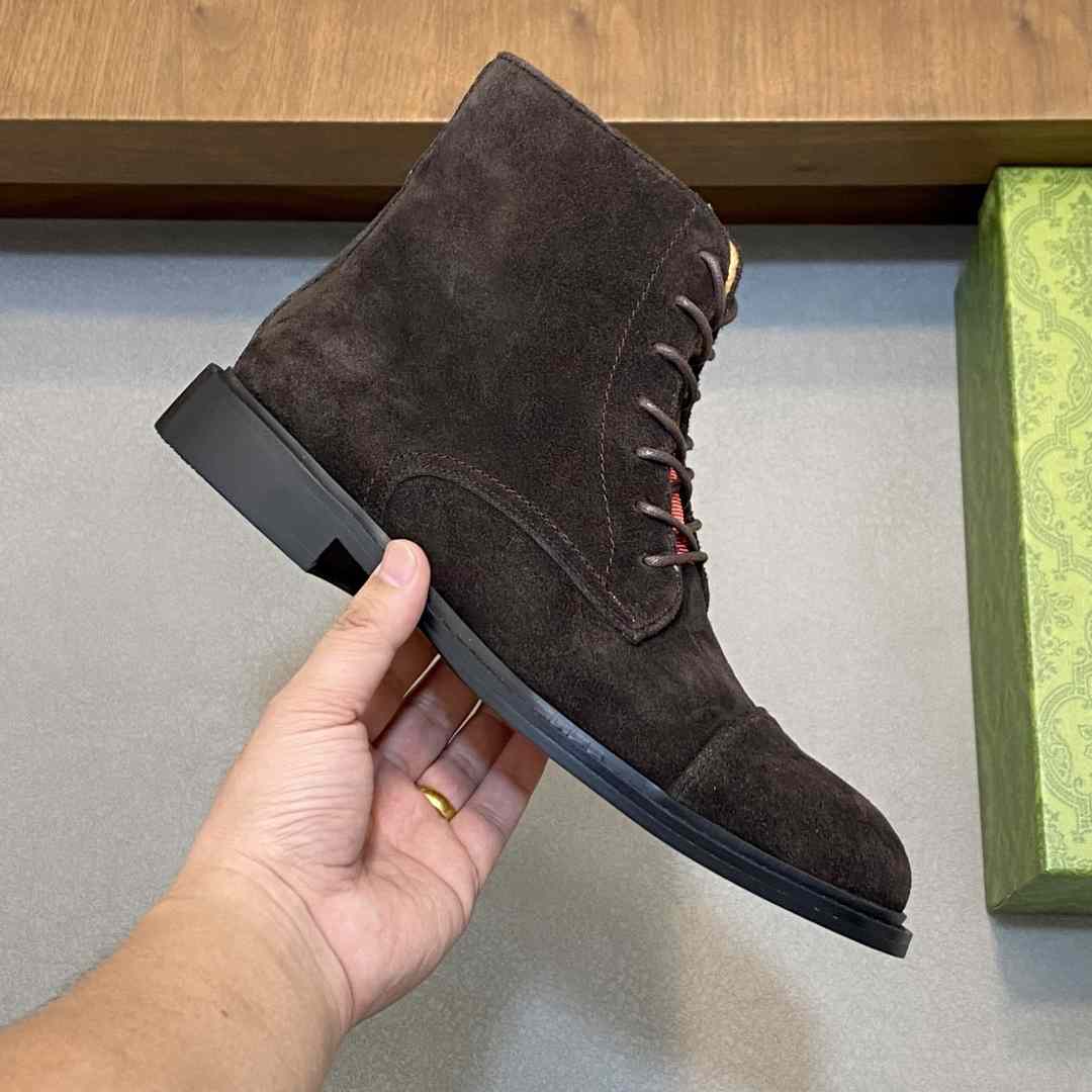 Gucci Men's Suede Lace-Up Boots - EUR FASHION