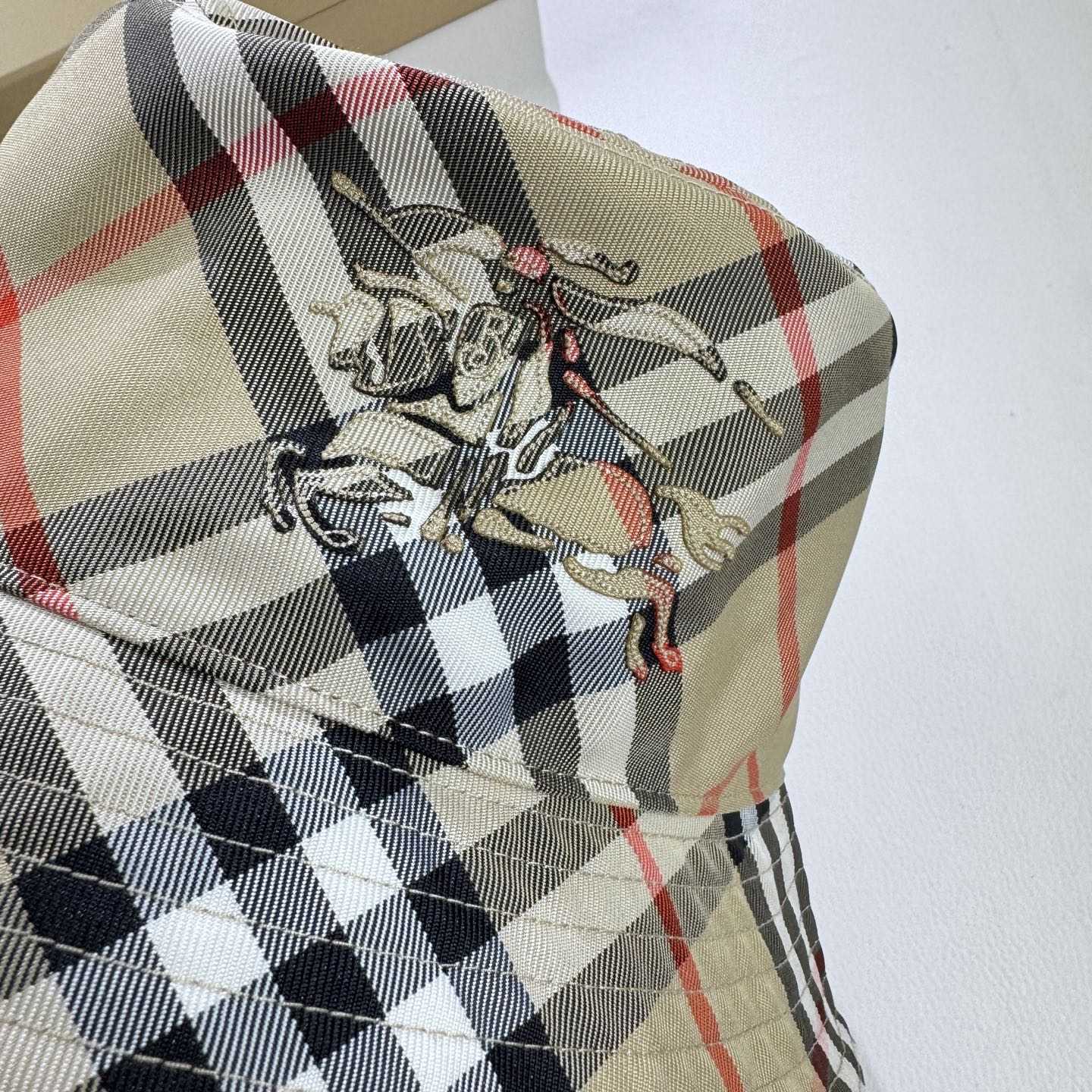 Burberry Bucket Hat - EUR FASHION