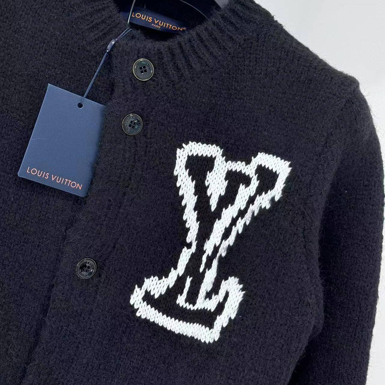 Louis Vuitton Chunky Intarsia Signature Cardigan   1AJBXP - EUR FASHION