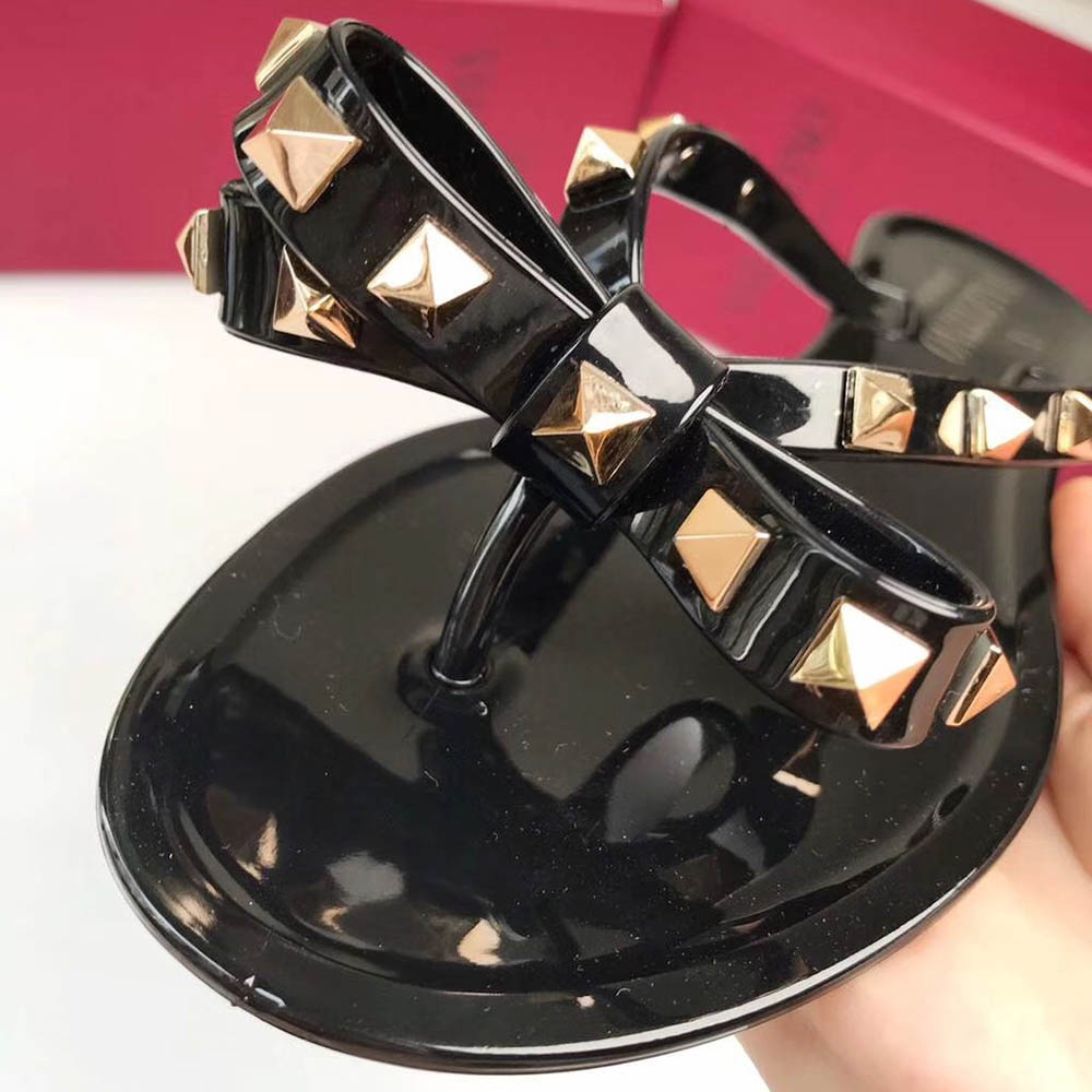 Valentino Garavani Rockstud PVC Flip Flop(Black) - EUR FASHION