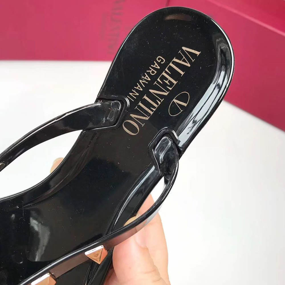 Valentino Garavani Rockstud PVC Flip Flop(Black) - EUR FASHION