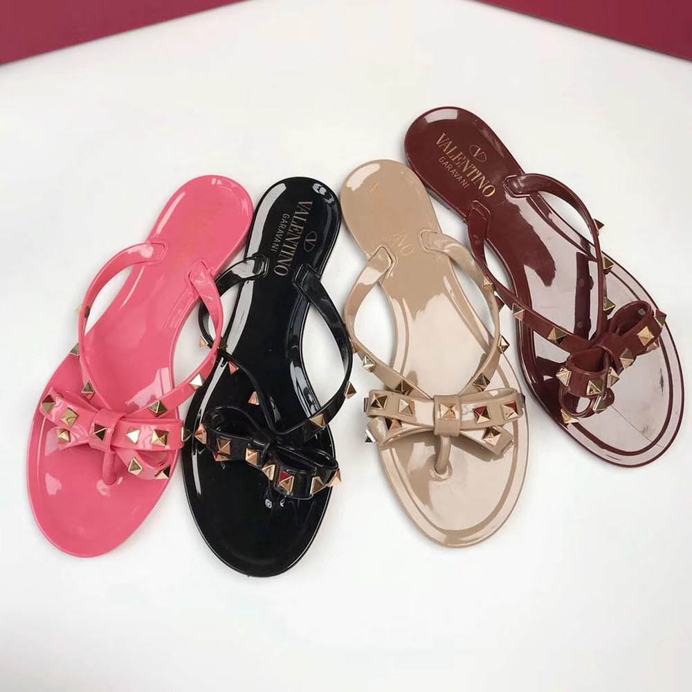 Valentino Garavani Rockstud PVC Flip Flop(Black) - EUR FASHION