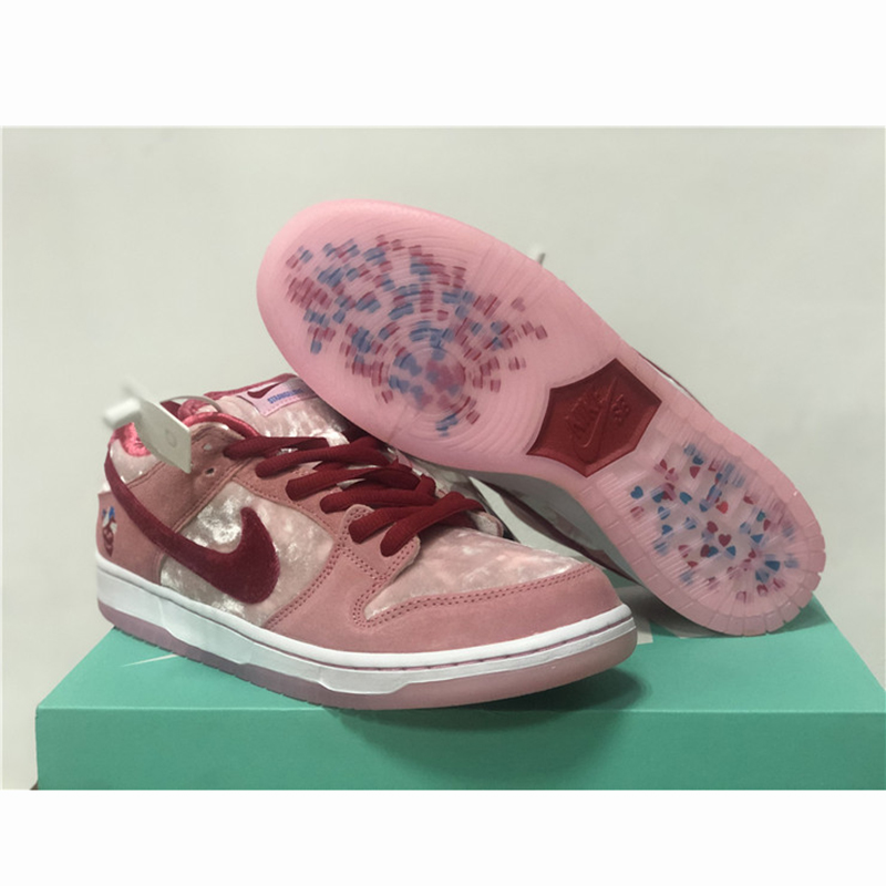 Strange Love X Nike SB Dunk Low  - EUR FASHION