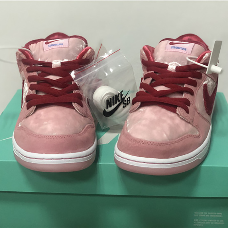 Strange Love X Nike SB Dunk Low  - EUR FASHION
