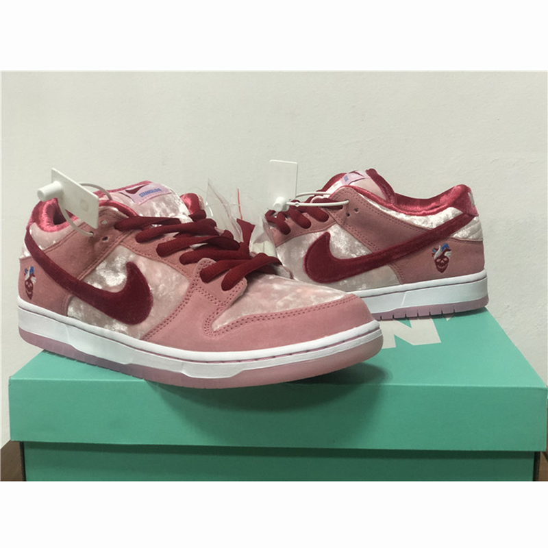 Strange Love X Nike SB Dunk Low  - EUR FASHION