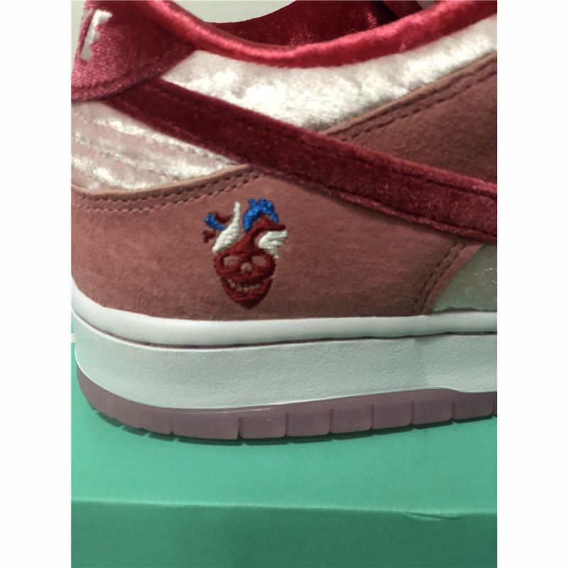 Strange Love X Nike SB Dunk Low  - EUR FASHION